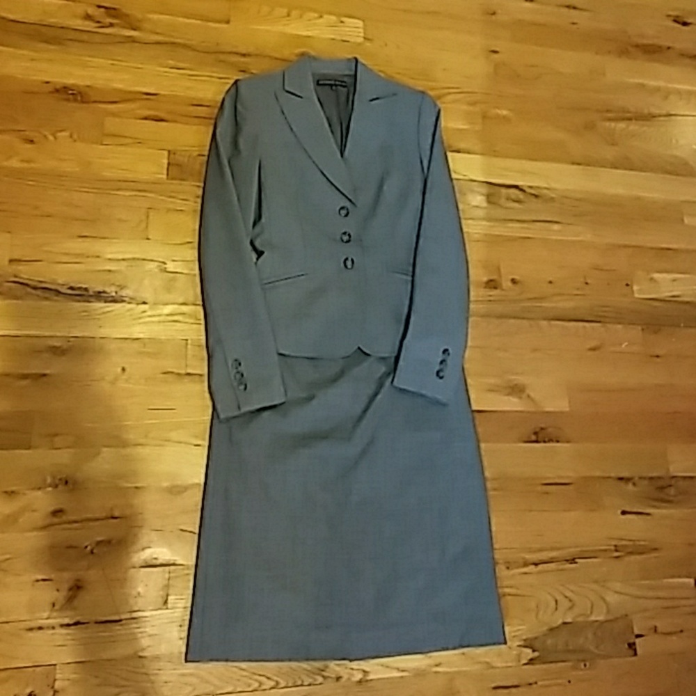 Antonion Melani Skirt Blazer Set Gray